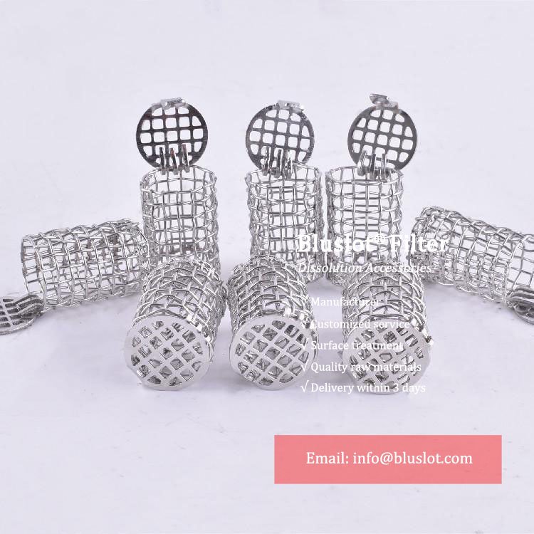 Dissolution baskets of capsules